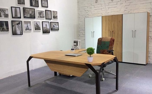 成都木質(zhì)辦公家具產(chǎn)品質(zhì)量要如何辨別?