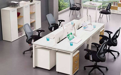 成都定制板式辦公桌要注意哪些問題?