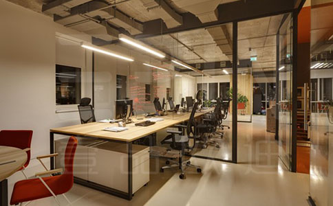 企業(yè)為何對(duì)板式辦公家具愛(ài)不釋手?